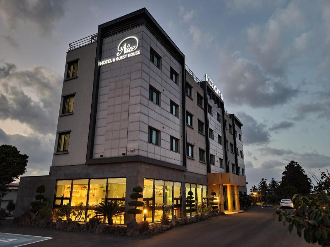 Nice Hotel Jeju Esterno foto