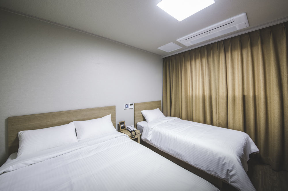 Nice Hotel Jeju Esterno foto